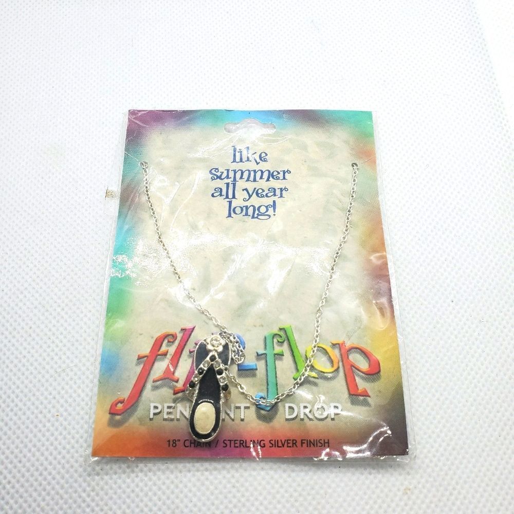 NWT Flip-Flop Pendant Drop Necklace